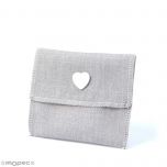 Guardatodo gris velcro y corazón madera 9x11cm., min.10