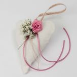 Cojín corazón porta alianzas adornado flor malva