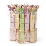 Cesta 36 estuches con 6 chocolatinas y pinza de mariposa