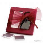 Llavero metal cuadrado en estuche granate, 2 napolitanas